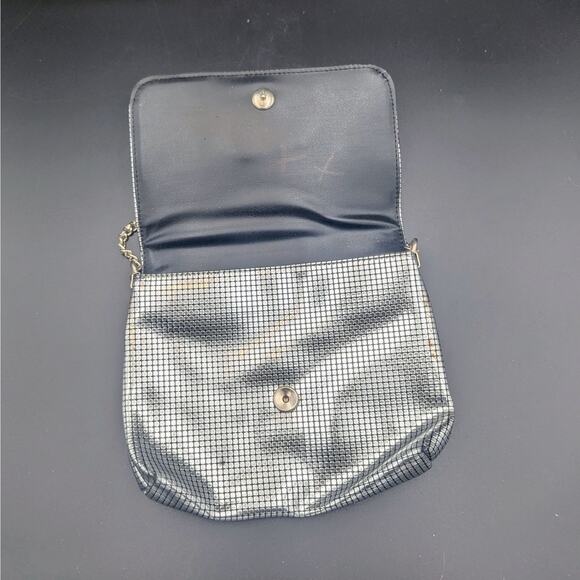 Moonlit Metallics – 12-Piece Silver Shine Jewelry & Purse Curated Set - Picture 7 of 8